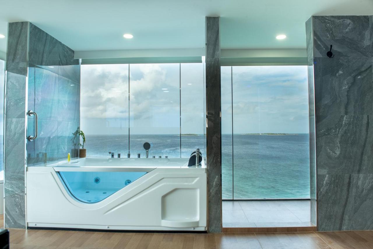 Swarn By Hawks Hotels Kamadhoo Bagian luar foto