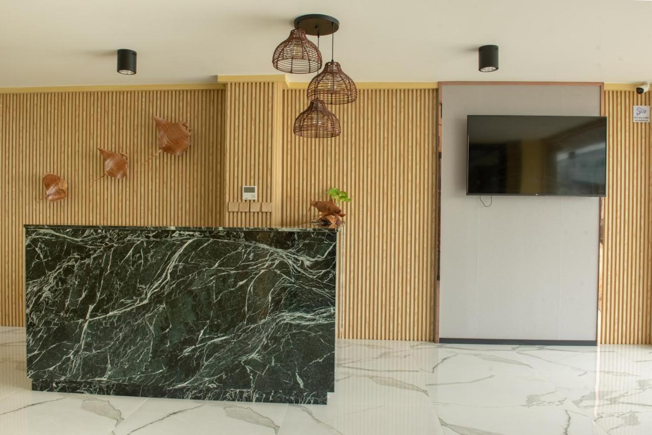 Swarn By Hawks Hotels Kamadhoo Bagian luar foto