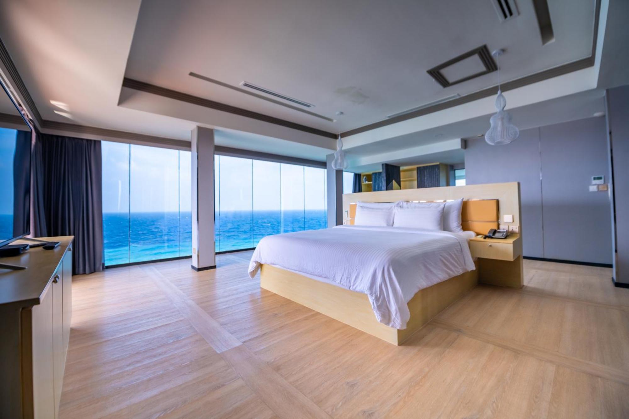Swarn By Hawks Hotels Kamadhoo Bagian luar foto