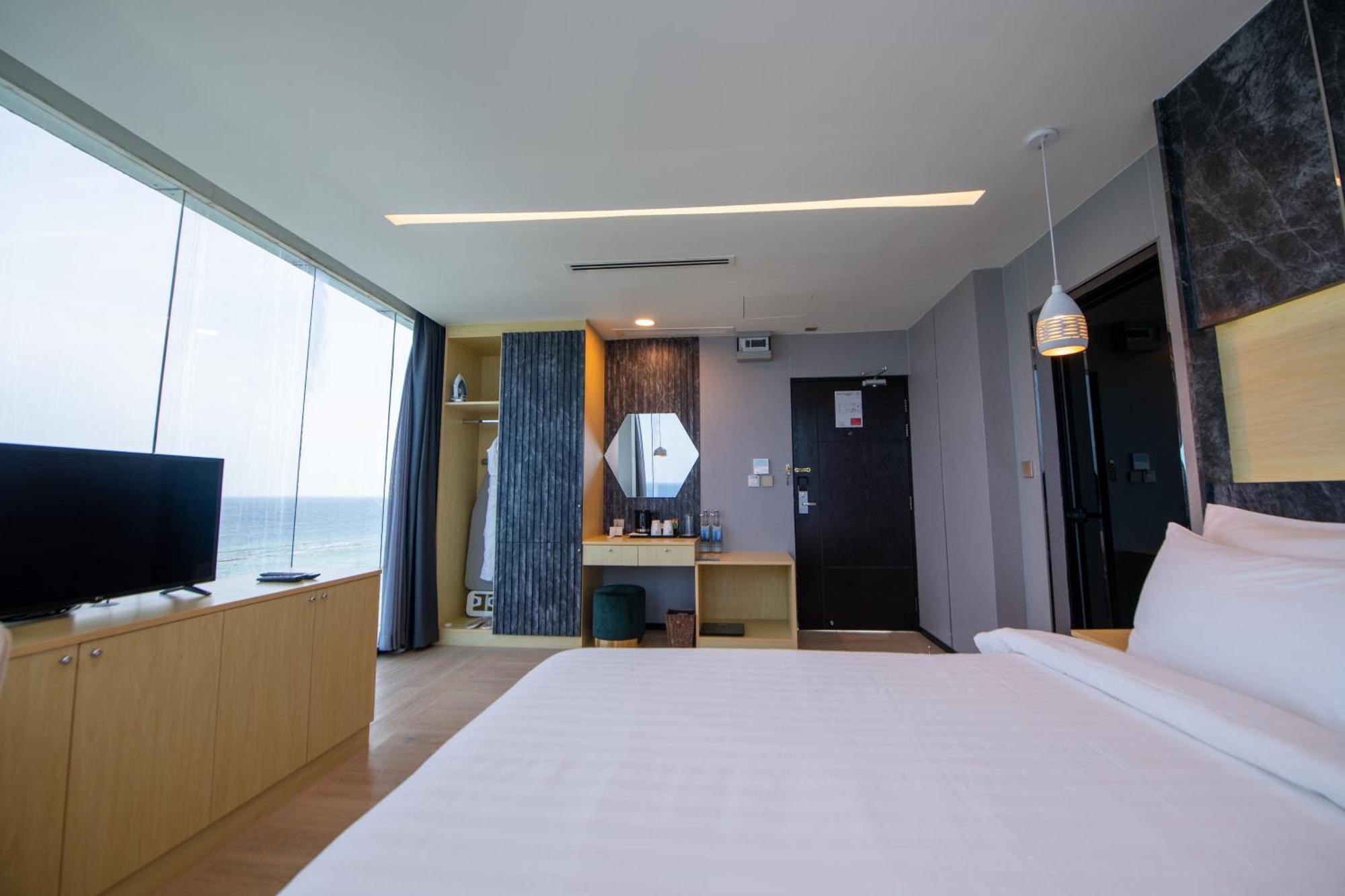 Swarn By Hawks Hotels Kamadhoo Bagian luar foto