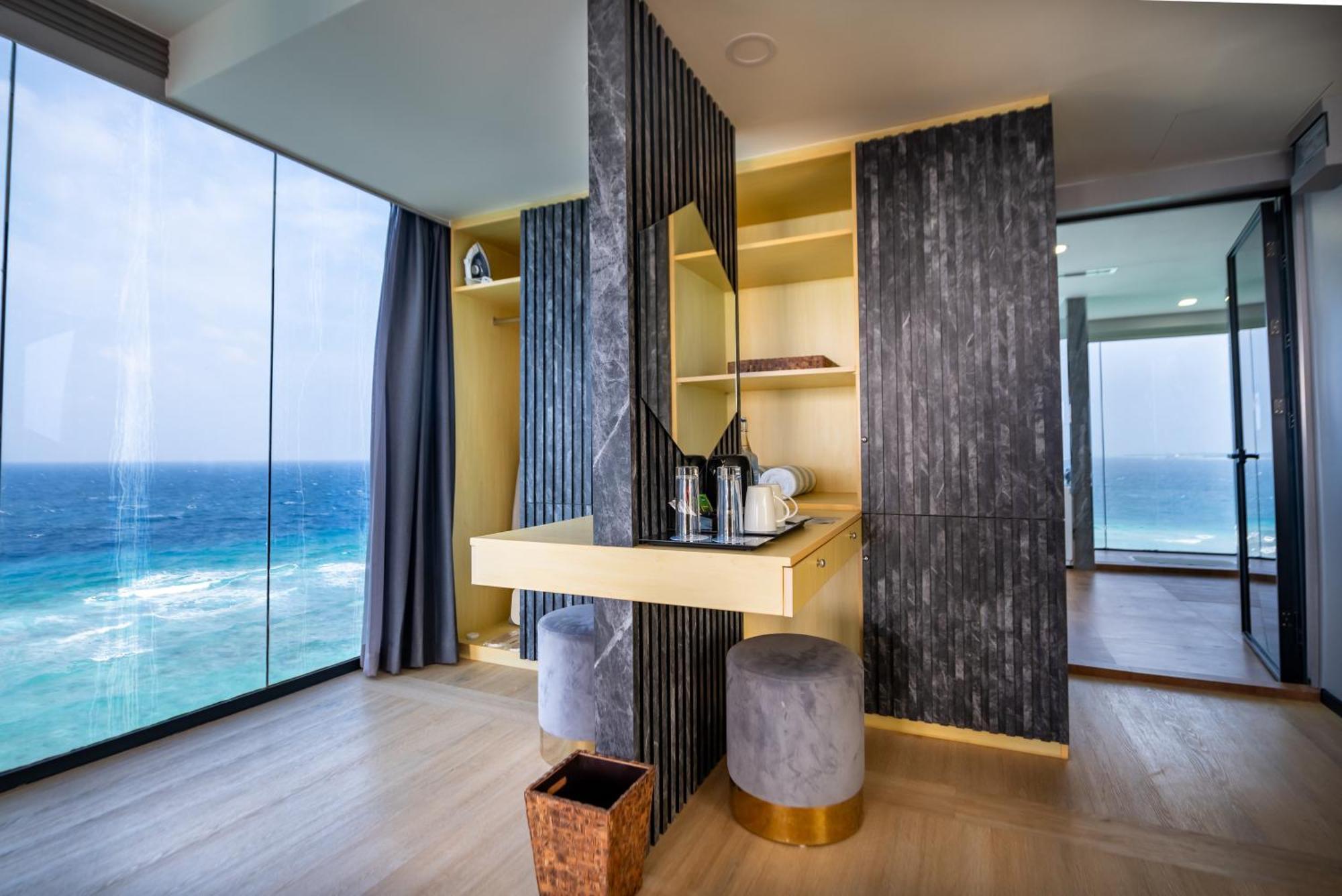 Swarn By Hawks Hotels Kamadhoo Bagian luar foto