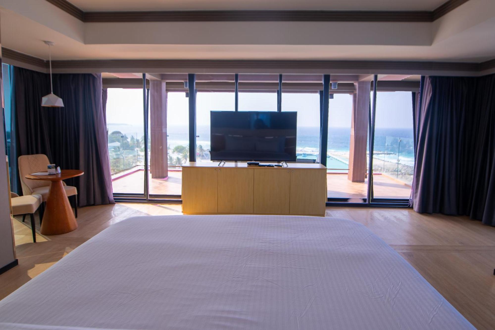 Swarn By Hawks Hotels Kamadhoo Bagian luar foto