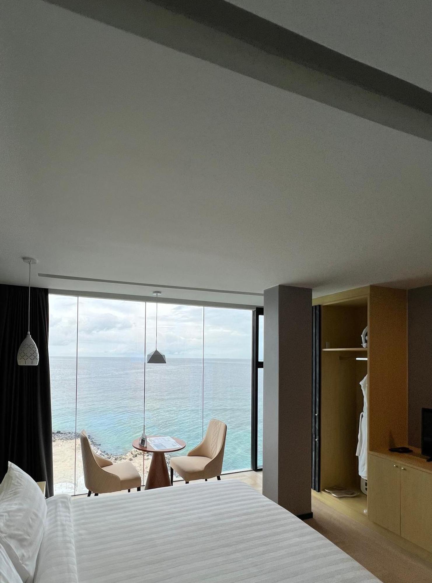 Swarn By Hawks Hotels Kamadhoo Bagian luar foto