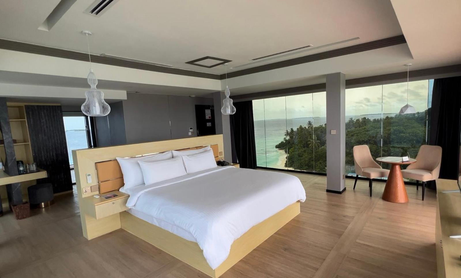 Swarn By Hawks Hotels Kamadhoo Bagian luar foto